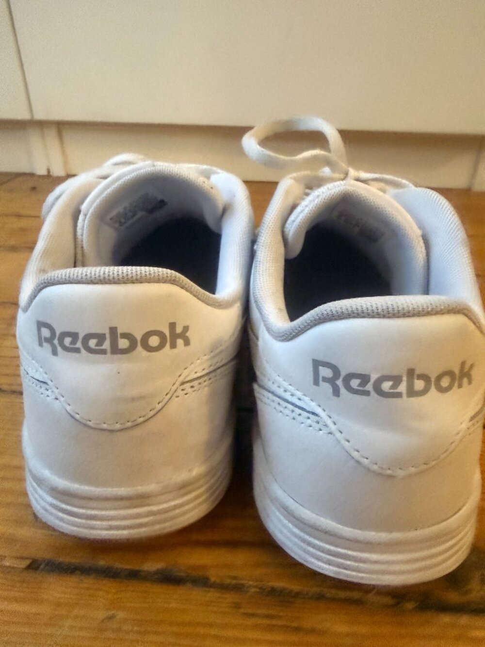 Reebok Court Advance Womens sneakers - size 8 - white
